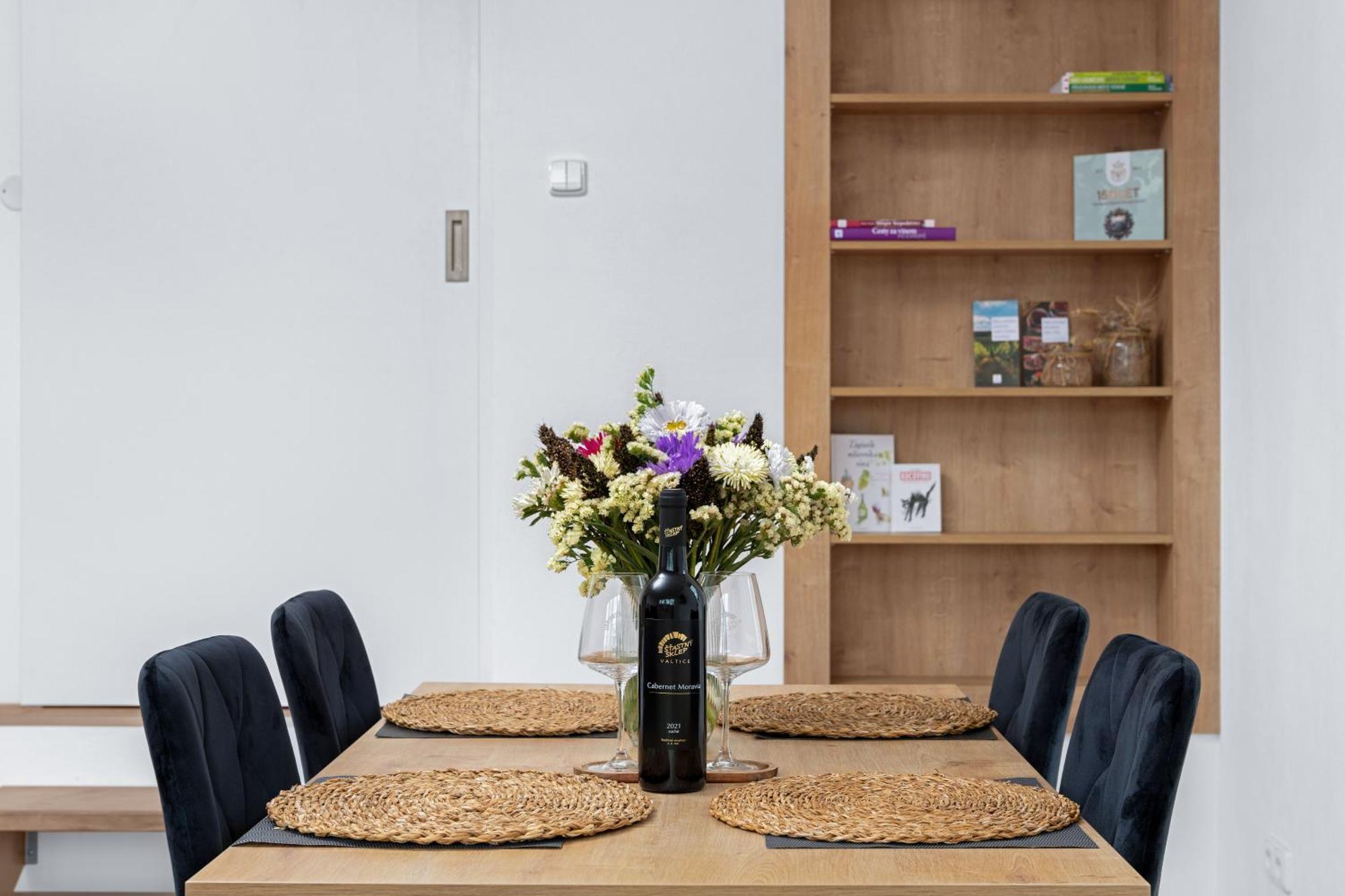 Apartmany Stastny Sklep Valtice Luaran gambar